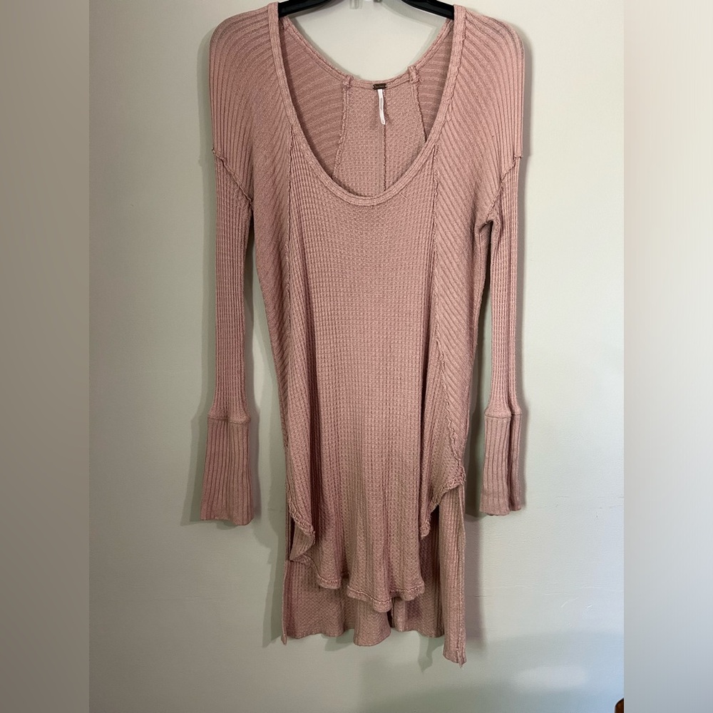 Free people high low sweater, pink size small